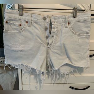 Levi’s 501 High Waisted Button Fly Light Wash Denim Shorts Size 28